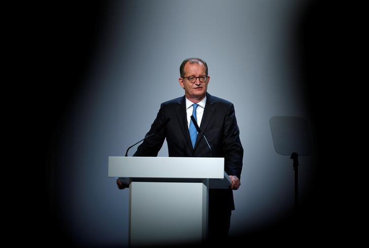 © Reuters. CEO of Commerzbank AG Zielke speaks during the annual shareholder meeting in Frankfurt