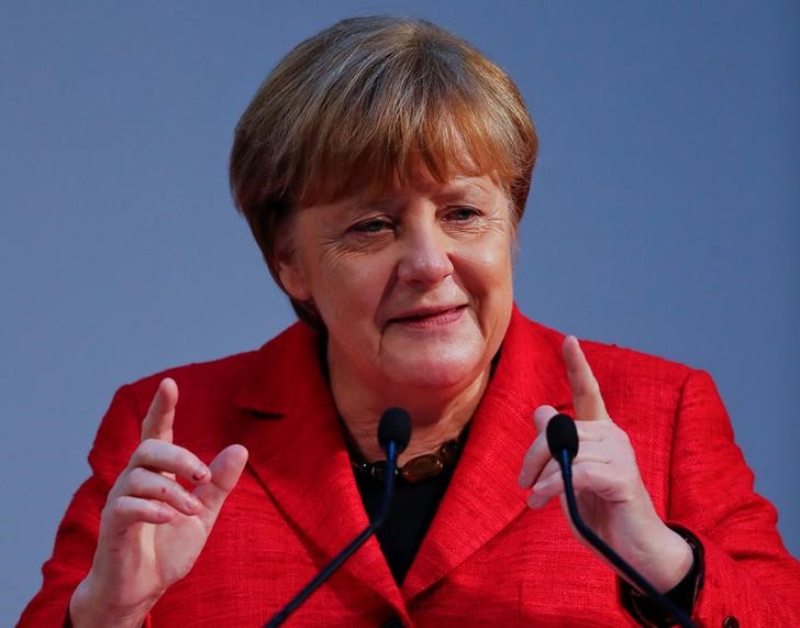 © Reuters. ميركل: لن يسمح للأتراك في ألمانيا بالتصويت على عقوبة الإعدام