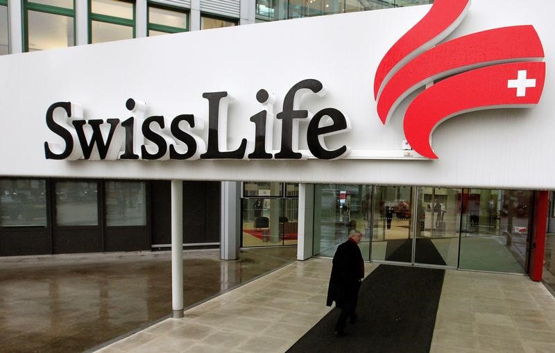 © Reuters. BAISSE DU REVENU TIRÉ DES PRIMES AU 1E TRIMESTRE POUR SWISS LIFE