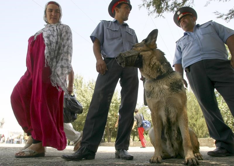 Патру в Таджикистане. Полиция Таджикистана фото. Панж дарёси Тожикистон.