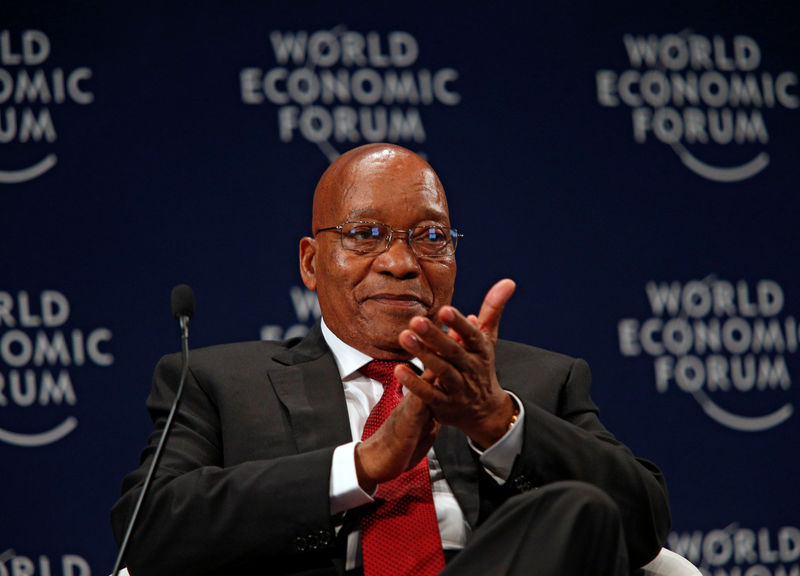 © Reuters. South African President Zuma reacts while participating in a discussion at the World Economic Forum on Africa 2017 meeting in Durban