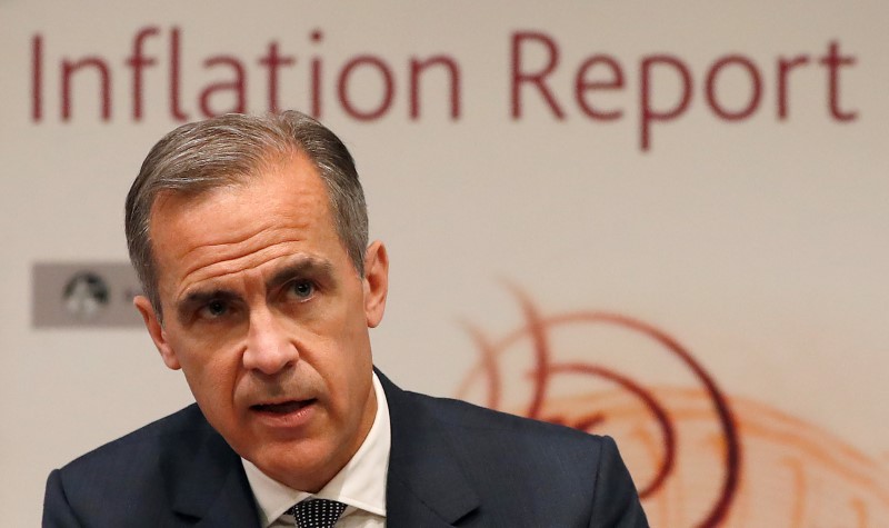 © Reuters. Bank of England Governor Mark Carney speaks during the central Bank's quarterly Inflation Report press conference at the Bank of England in the City of London