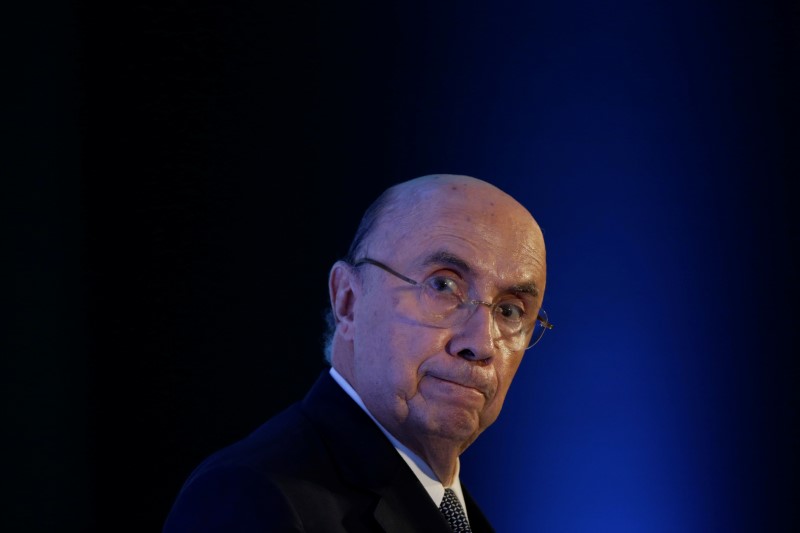 © Reuters. Ministro da Fazenda, Henrique Meirelles, fala durante seminário em Brasília