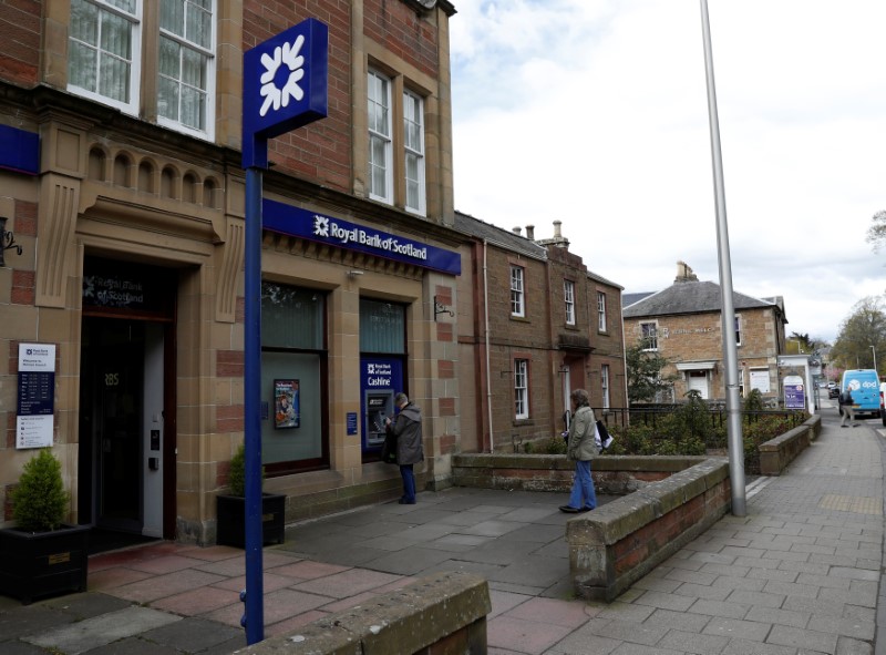 © Reuters. The Royal Bank of Scotland is seen in the High Street Melrose in the Scottish Borders, Scotland