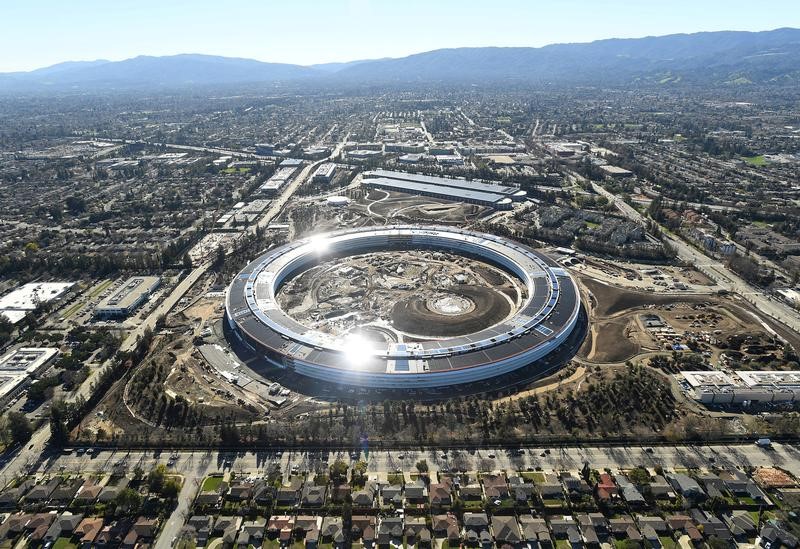 © Reuters. The Apple Campus 2 is seen under construction in Cupertino