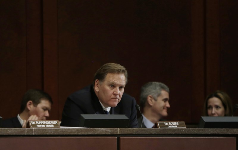 © Reuters. US Representative Rogers listens to testimony at House Intelligence Committee in Washington