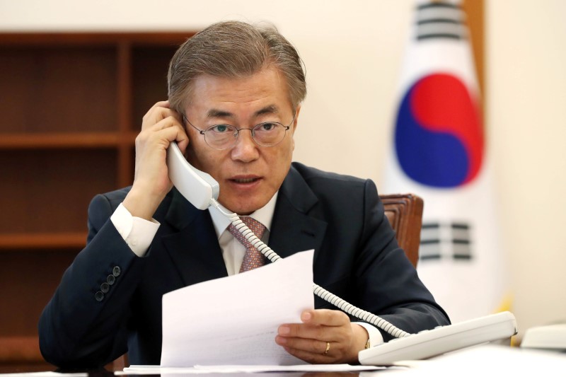 © Reuters. كوريا الجنوبية تدعو لمحادثات بالتوازي مع عقوبات لكبح جماح بيونجيانج
