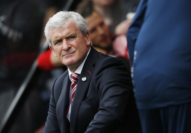 © Reuters. Stoke City manager Mark Hughes before the match