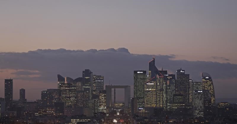 © Reuters. 5.5 MILLIONS D'EMPLOIS ÉTRANGERS POUR LES MULTINATIONALES FRANÇAISES