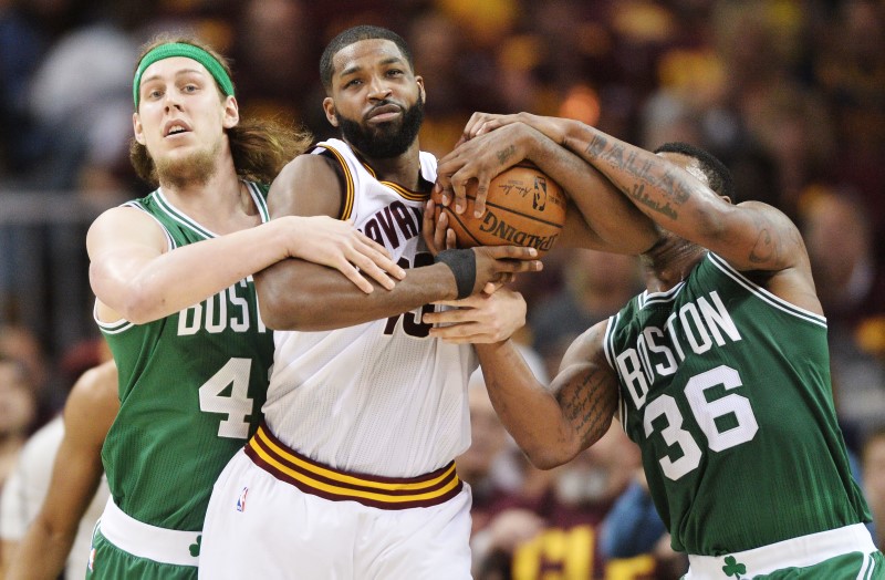 © Reuters. NBA: Playoffs-Boston Celtics at Cleveland Cavaliers