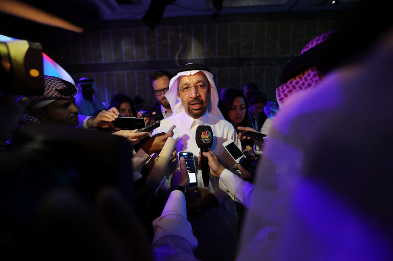 © Reuters. Saudi Energy Minister Khalid al-Falih speaks to media at the Saudi-US CEO Forum 2017 ahead of the arrival of the U.S. President Donald Trump, in Riyadh