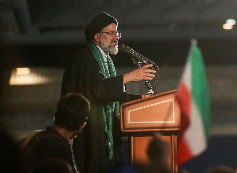 © Reuters. المحافظون في إيران: لابد من الاستماع لنا بعد فوز روحاني