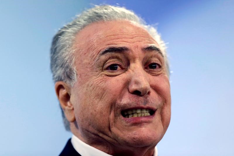 © Reuters. صحيفة عن الرئيس البرازيلي: لن أستقيل وأطيحوا بي إذا أردتم