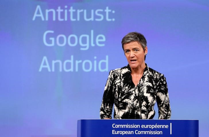 © Reuters. EU Competition Commissioner Vestager addresses a news conference in Brussels