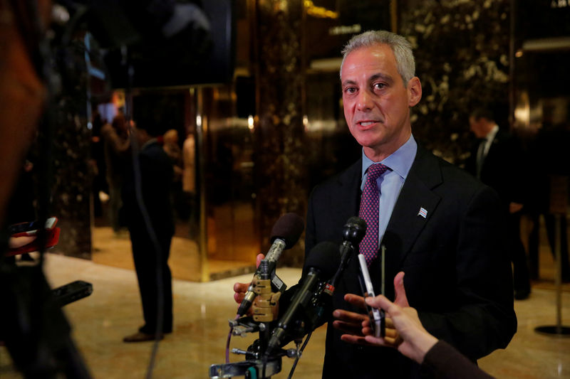© Reuters. FILE PHOTO: Chicago Mayor Rahm Emanuel speaks with media after meeting with U.S. President-elect Donald Trump at Trump Tower in Manhattan, New York City