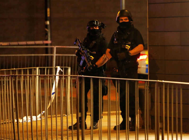 © Reuters. Reino Unido suspende campaña electoral tras presunto atentado en Manchester