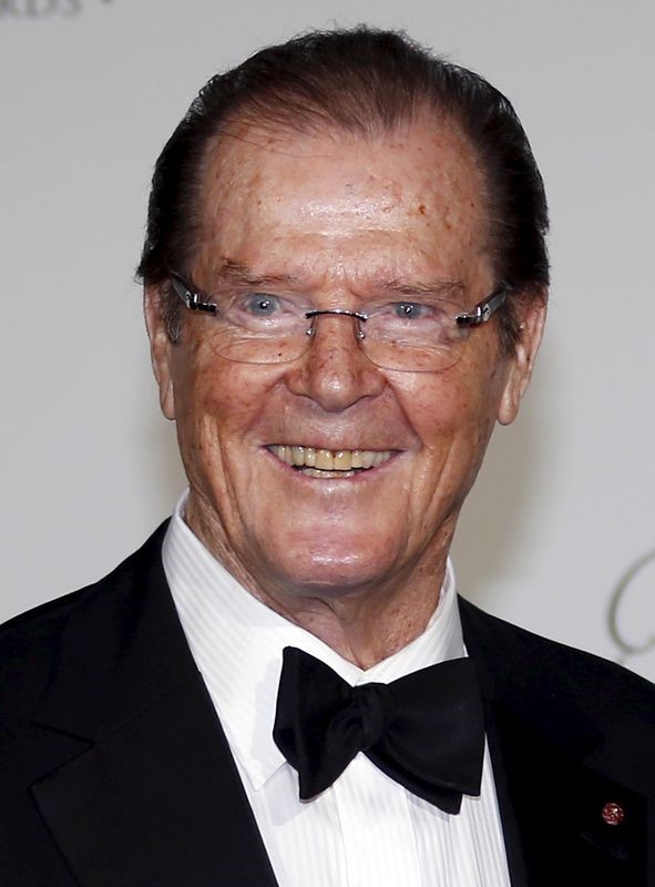 © Reuters. Muere el actor Roger Moore, uno de los intérpretes de "James Bond"
