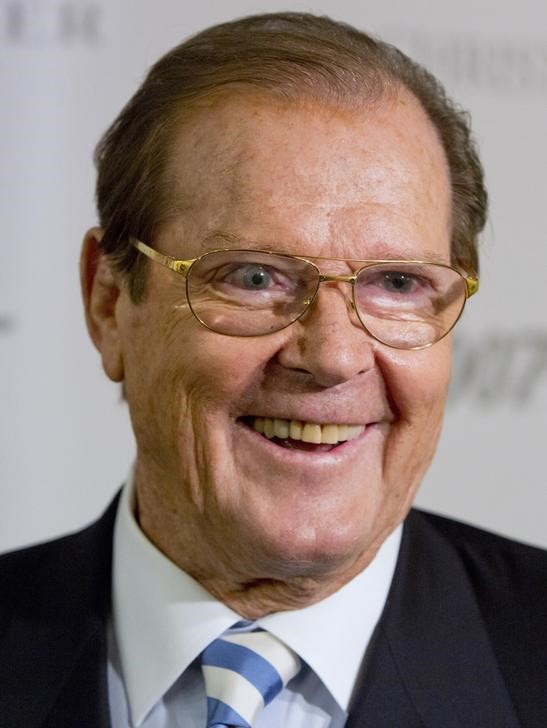 © Reuters. Ator Sir Roger Moore em evento da Christie's, em Londres