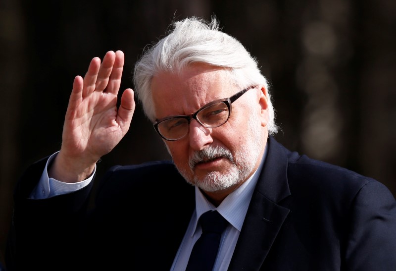 © Reuters. Polish Foreign Minister Waszczykowski arrives at meeting with his Ukrainian counterpart Klimkin in Warsaw