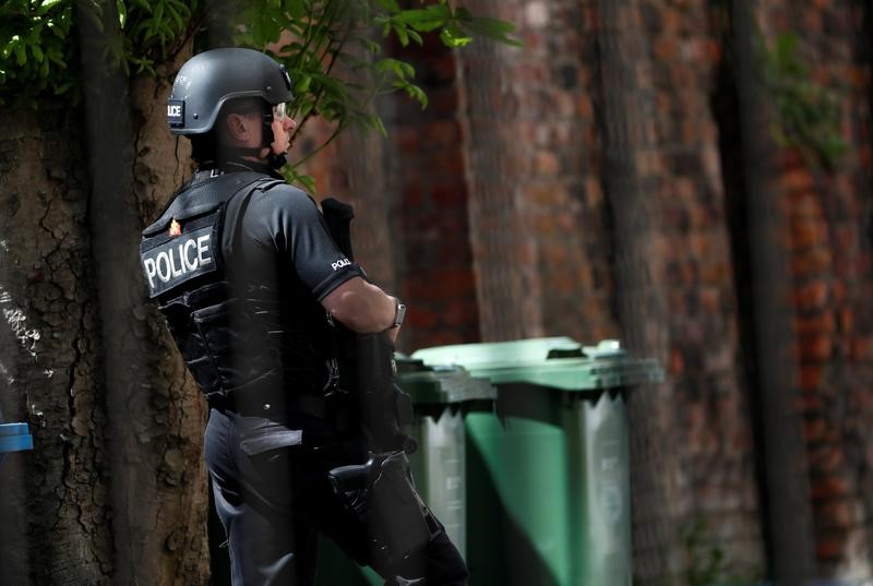 © Reuters. شرطة بريطانيا تقول الجيش سيحرس المواقع المهمة في لندن