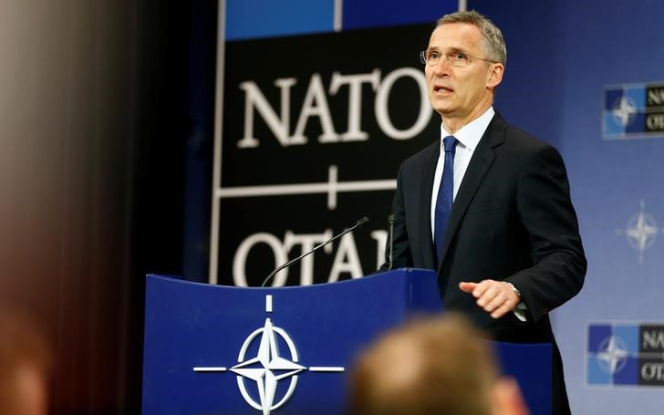 © Reuters. NATO Secretary General Stoltenberg addresses a news conference in Brussels