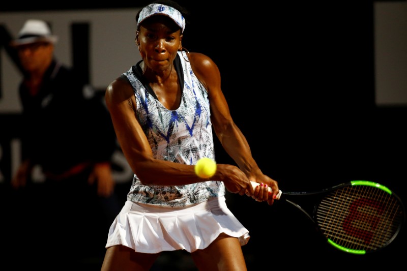 © Reuters. Tennis - ATP - Rome Open - Garbine Muguruza of Spain v Venus Williams of the United States