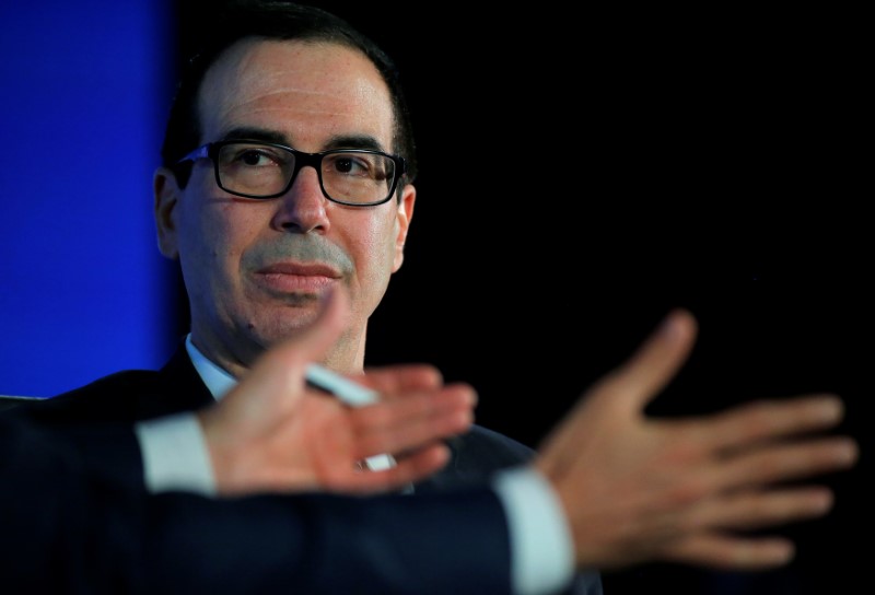 © Reuters. U.S. Treasury Secretary Mnuchin discusses the Trump administration's budget in Washington