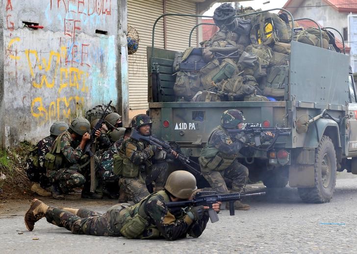 © Reuters. Filipinas dice que hay combatientes extranjeros en la 