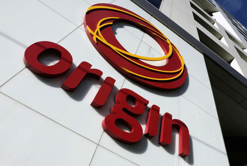 © Reuters. FILE PHOTO: The logo of Australian energy company Origin is pictured in Melbourne