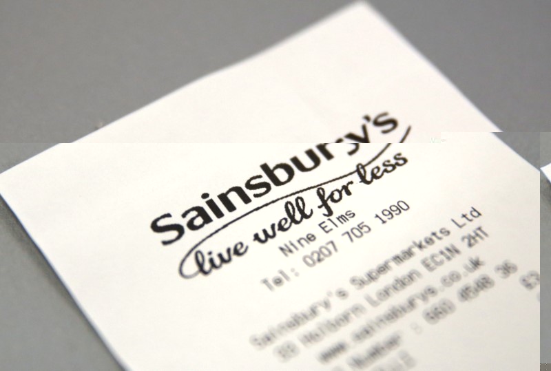 © Reuters. SAINSBURY'S RÉFLÉCHIT À UNE OFFRE SUR PALMER & HARVEY, SELON SKY NEWS