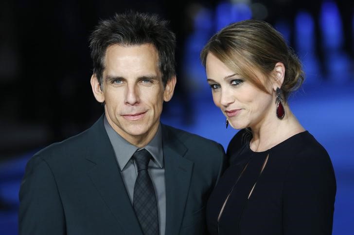 © Reuters. Ben Stiller e a mulher Christine Taylor durante evento em Londres