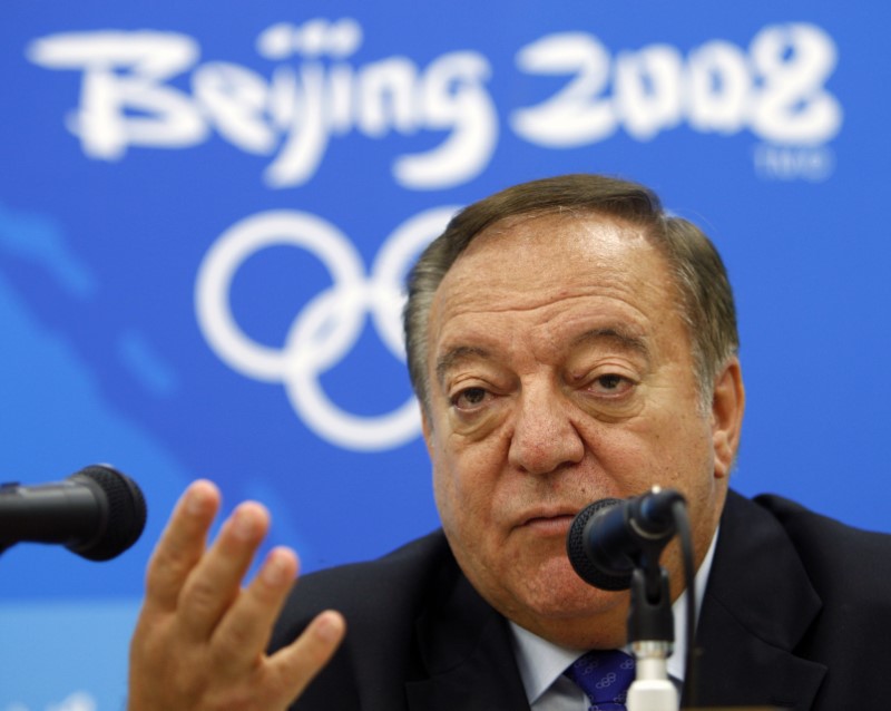 © Reuters. International Weightlifting Federation President Tamas Ajan of Hungary speaks during a news conference at the Beijing 2008 Olympic Games