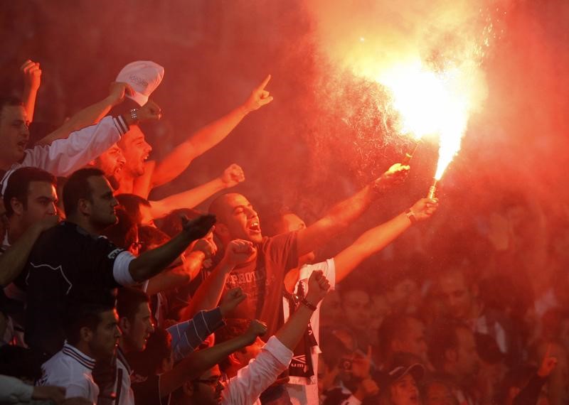 © Reuters. بشيكطاش يحافظ على لقب الدوري التركي ويضيف نجمة ثالثة لشعاره