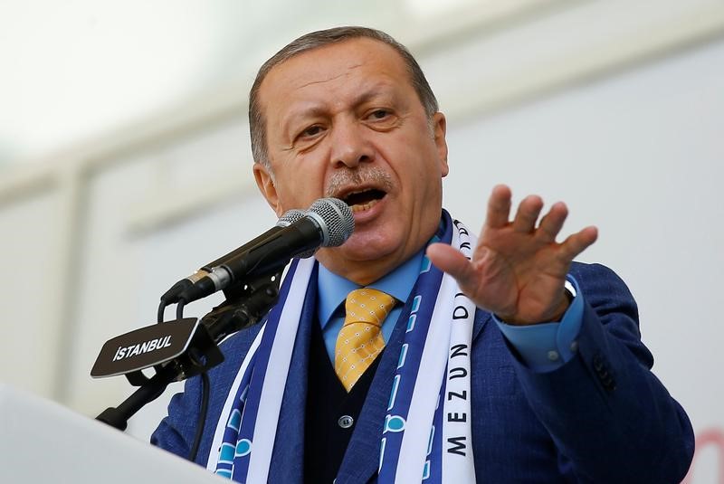 © Reuters. مصادر: أجواء طيبة دون نتائج جديدة بمحادثات إردوغان والاتحاد الأوروبي