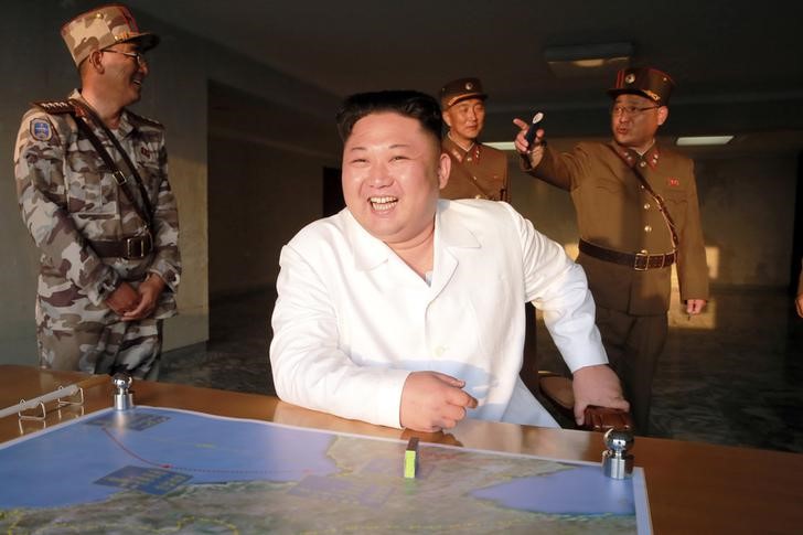 © Reuters. كوريا الشمالية تحذر من "هدية أكبر للأمريكيين" بعد أحدث تجربة