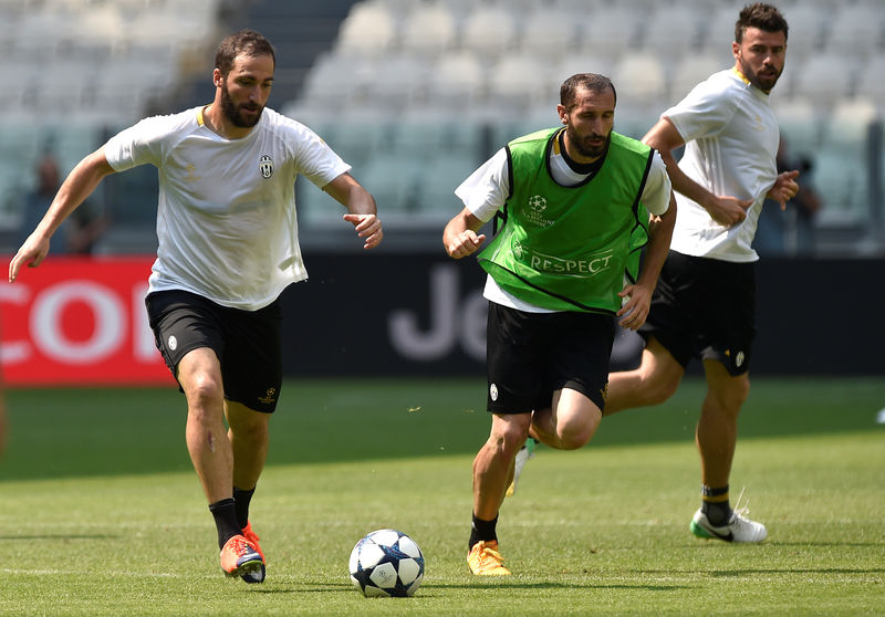 © Reuters. Football Soccer - Juventus training session - UEFA Champions League Final