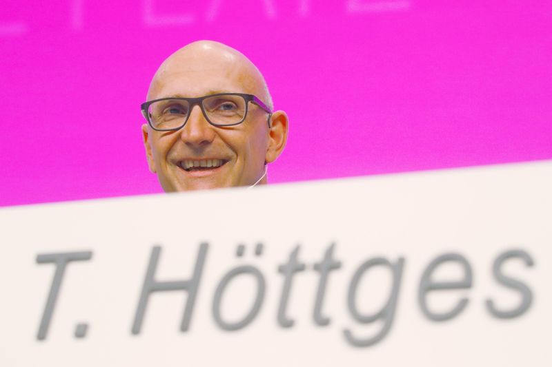 © Reuters. Hoettges, CEO of Germany's Deutsche Telekom AG, arrives for the company's annual shareholder meeting in Cologne