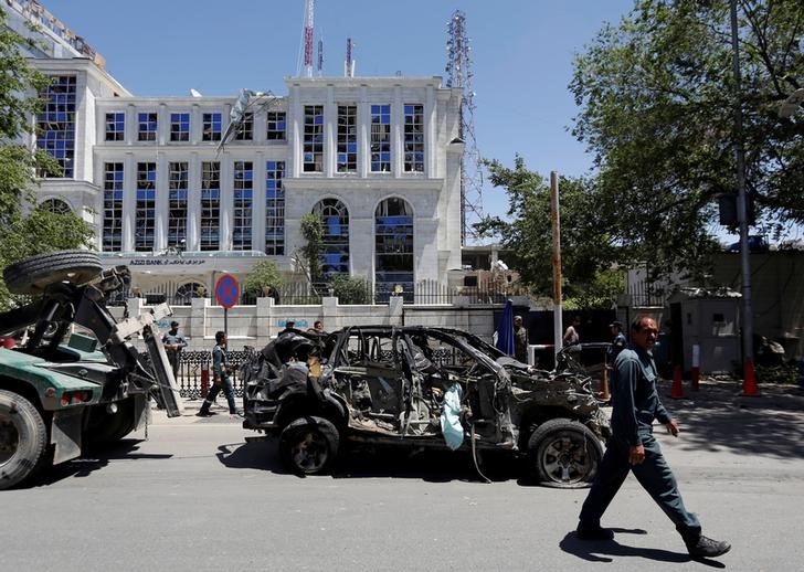 © Reuters. وزير: إصابة موظفين بالسفارة الألمانية في انفجار كابول ومقتل حارس