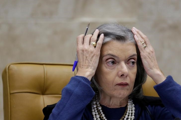 © Reuters. Presidente do STF Cármen Lúcia durante sessão em Brasília