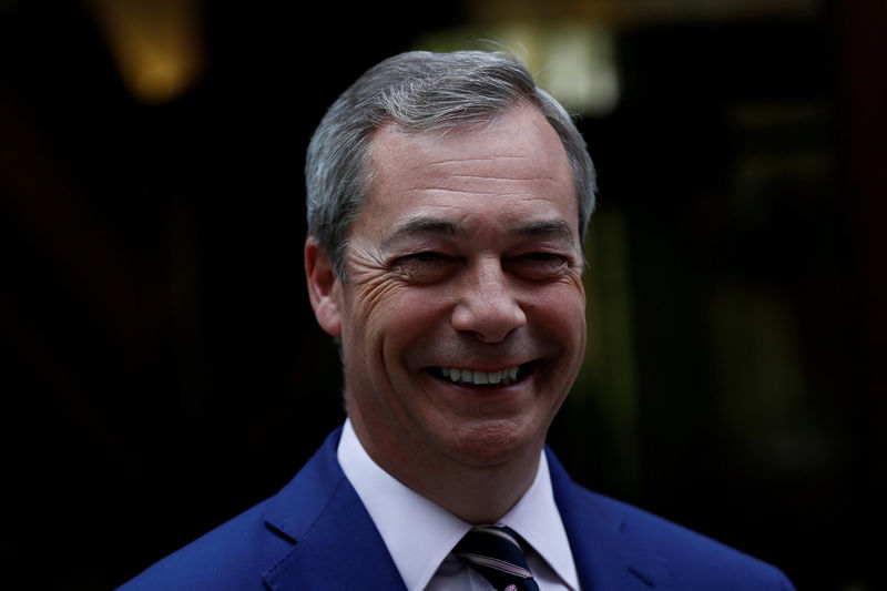 © Reuters. FILE PHOTO: Nigel Farage, former leader of UKIP and anti-EU campaigner leaves Millbank studios in central London