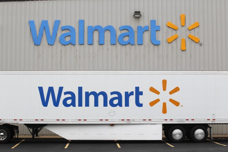 © Reuters. A Wal-Mart Stores Inc company distribution center in Bentonville