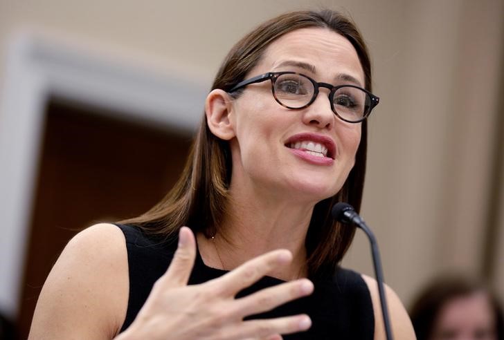 © Reuters. Jennifer Garner em audiência no Congresso dos EUA sobre educação