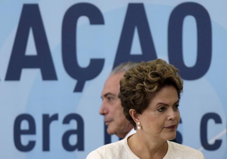 © Reuters. Ex-presidente Dilma Rousseff e presidente Michel Temer, quando era vice da petista, no Palácio do Planalto