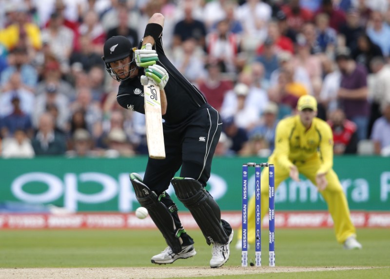 © Reuters. New Zealand's Martin Guptill in action