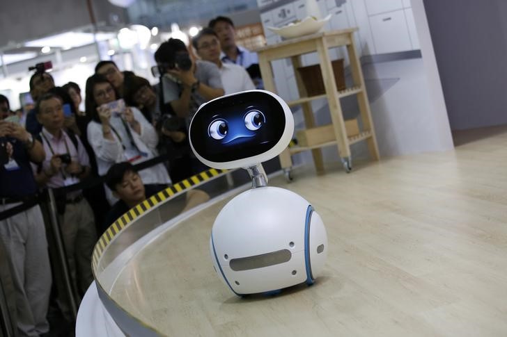 © Reuters. Demostração do robô doméstico Zenbo na Computex Taipei