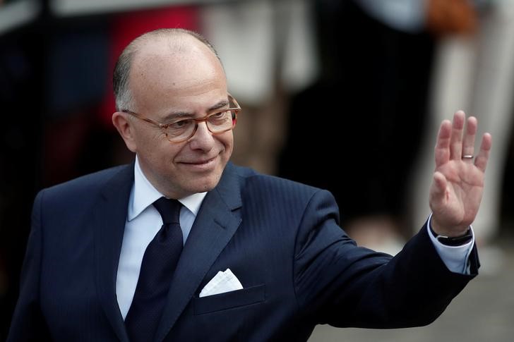 © Reuters. CAZENEUVE APPELLE À ÊTRE LUCIDE SUR LES DÉBUTS DE MACRON