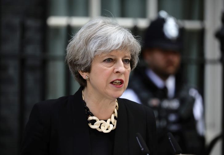 © Reuters. Las elecciones británicas serán el 8 de junio pese al ataque de Londres: May