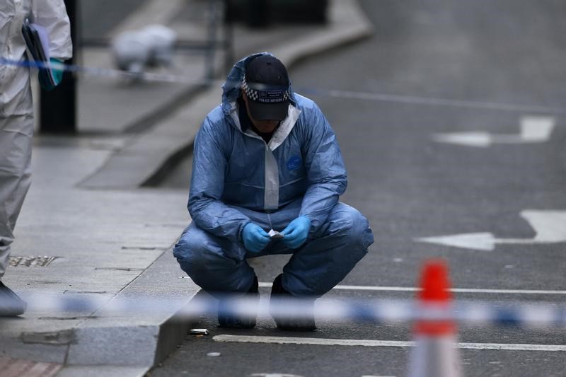 © Reuters. La policía británica detiene a más personas por ataque del Puente de Londres