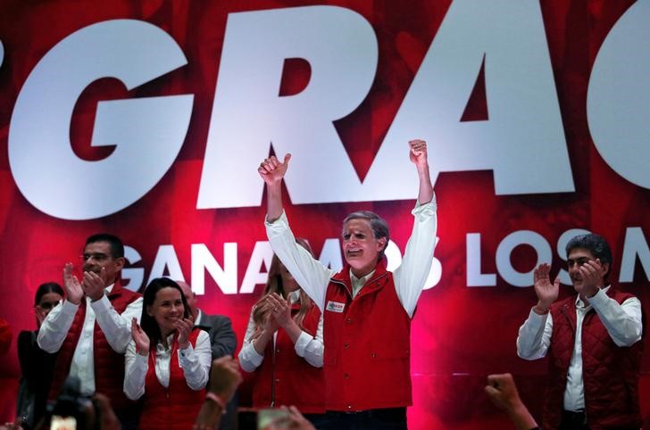 © Reuters. Alfredo del Mazo, candidato a governador pelo Partido Revolucionário Institucional (PRI), no dia da eleição estadual em Toluca, no México