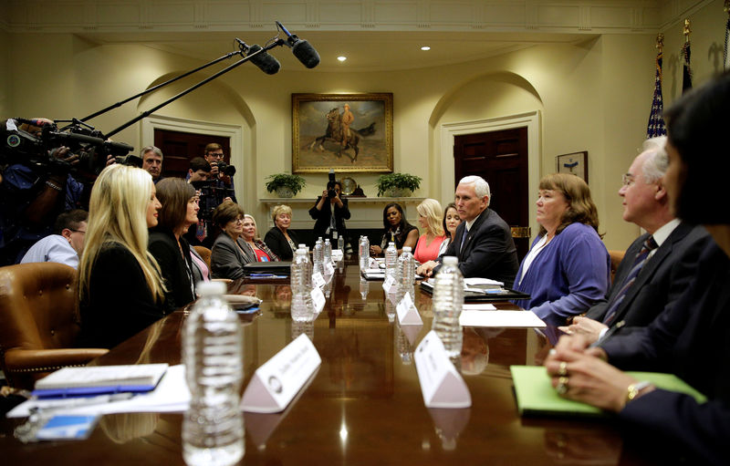 © Reuters. U.S. Vice President Mike Pence attends a healthcare listening session with Health and Human Services (HHS) Secretary Tom Price at the White House in Washington